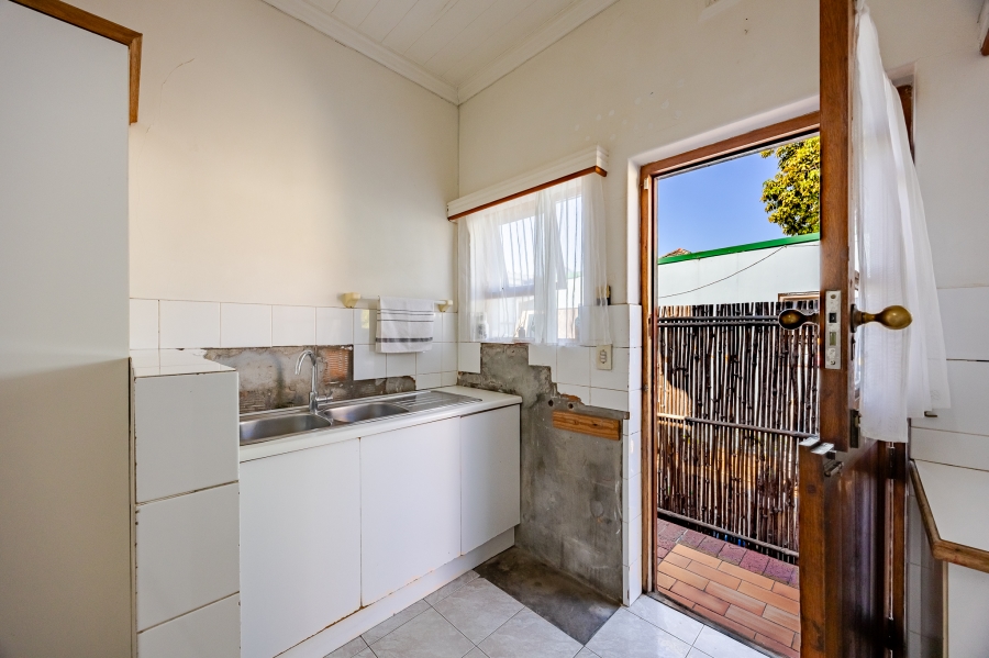 7 Bedroom Property for Sale in Wynberg Western Cape